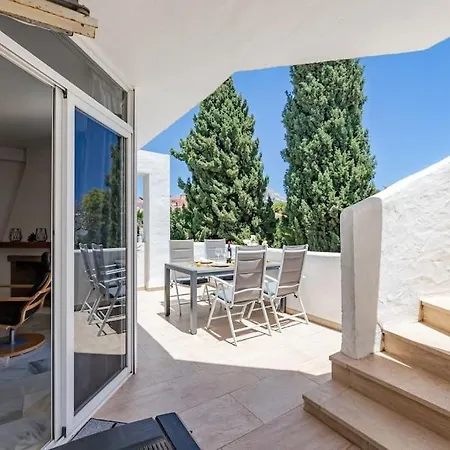 Apartment Amazing Ph Rooftop Terrace, Pools And Gym Rdr397 *